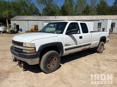 2001 Chevrolet 2500 LS 4x4 Extended Cab Pickup