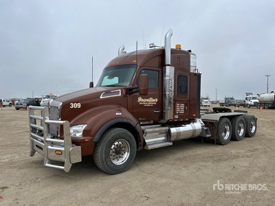 2015 Kenworth T880 8x6 Tri/A Sleeper Truck Tractor