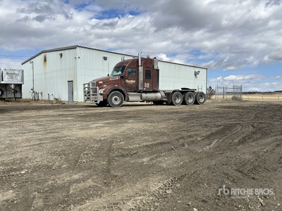 2015 Kenworth T880 8x6 Tri/A Sleeper Truck Tractor