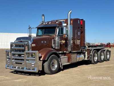 2012 Peterbilt 367 8x6 Ciągnik siodłowy z kabiną sypialną Tri/A