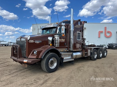 2009 Kenworth T800 Wide Hood 8x6 Sleeper Winch Truck