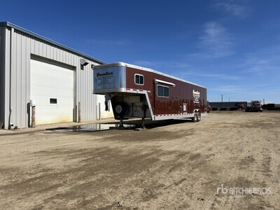 2007 Featherlite 4940 42 ft T/A Gooseneck Enclosed Trailer