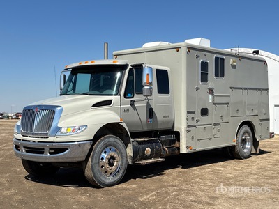 2007 International 4400 4x2 Sleeper شاحنة تقطيع الأسلاك