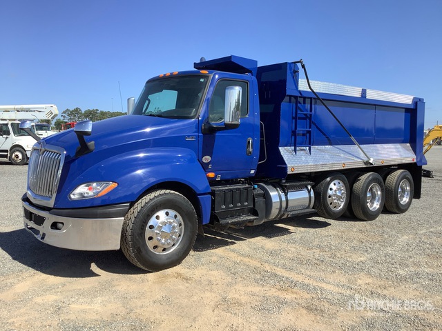 2019 International LT625 8x4 Tri/A Dump Truck