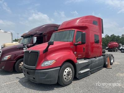 2022 International LT625 6x4 Cabeza Tractora Cabina Dormitorio (Inoperable)