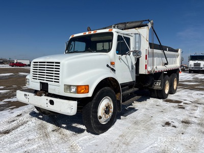 1995 International 4900 6x4 Camion à benne basculante D/E