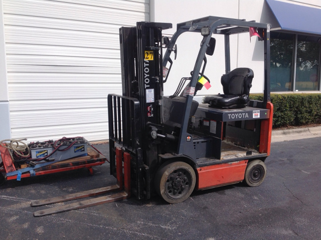 2014 Toyota 8FBCU25 Electric Forklift