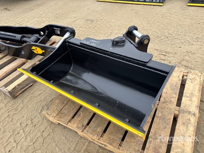 Dynamic Entities 42 in Tilting Excavator Bucket