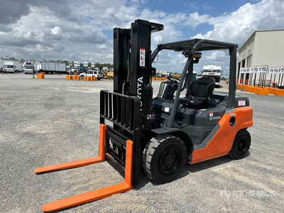 2021 Toyota 8FD35U 7000 lb Pneumatic Tire Chariot Élévateur