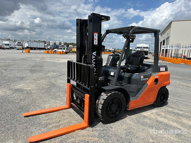 2021 Toyota 8FD35U 7000 lb Pneumatic Tire Forklift