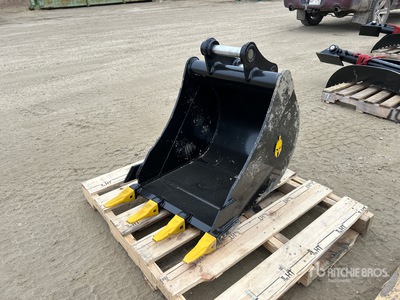 Dynamic Entities 22 in Digging Excavator Bucket