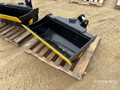 Dynamic Entities 42 in Q/C Hydraulic Tilting Excavator Bucket (Unused)
