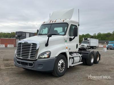 2016 Freightliner Cascadia 125 6x4 T/A Day Cab Truck Tractor