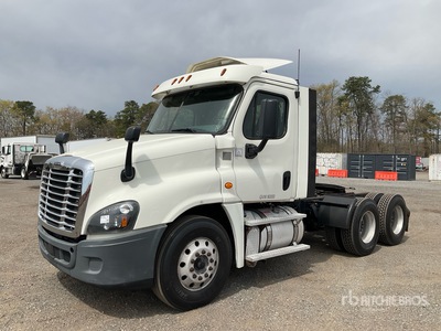 2018 Freightliner Cascadia 125 6x4 T/A Day Cab Truck Tractor