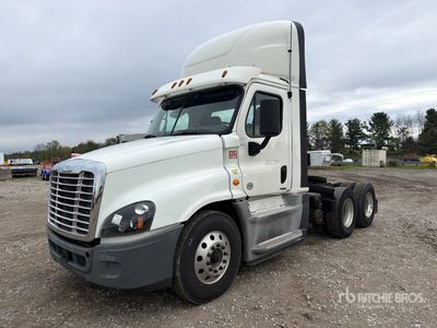 2018 Freightliner Cascadia 125 6x4 T/A Day Cab Truck Tractor