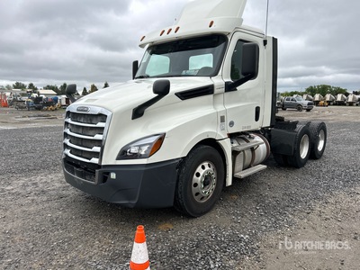 2018 Freightliner Cascadia 126 T/A Dagcabine Trekker