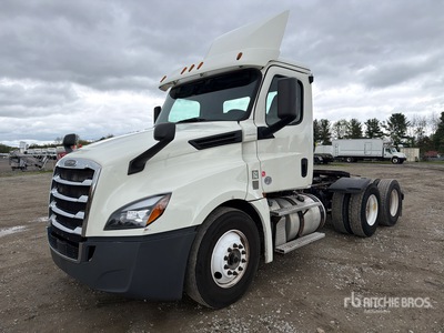 2018 Freightliner Cascadia 126 6x4 Cabeza Tractora Cabina Corta