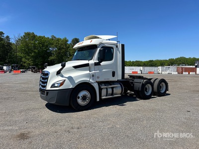 2018 Freightliner Cascadia 126 6x4 T/A Day Cab Truck Tractor