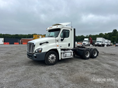 2018 Freightliner Cascadia 125 6x4 T/A Day Cab Truck Tractor