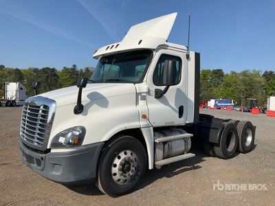 2018 Freightliner Cascadia 125 6x4 T/A Day Cab Truck Tractor