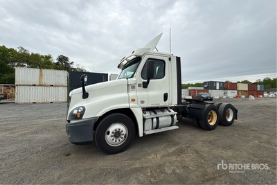 2018 Freightliner Cascadia 125 6x4 T/A Day Cab Truck Tractor