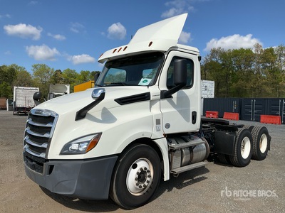 2018 Freightliner Cascadia 126 6x4 T/A Day Cab Truck Tractor