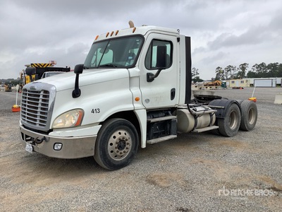2013 Freightliner Cascadia 125 6x4 T/A Day Cab Truck Tractor