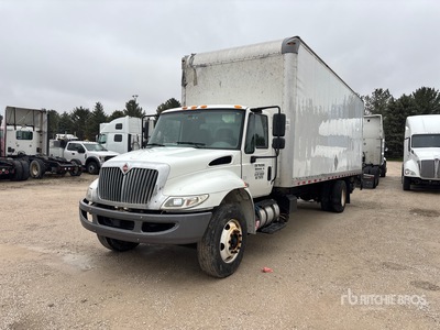 2018 International 4300 4x2 Camion fourgon