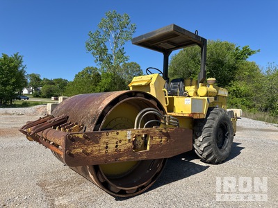 1997 Sakai SV70T Padfoot Drum Compactor