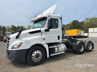 2020 Freightliner Cascadia 126 6x4 T/A Dagcabine Trekker