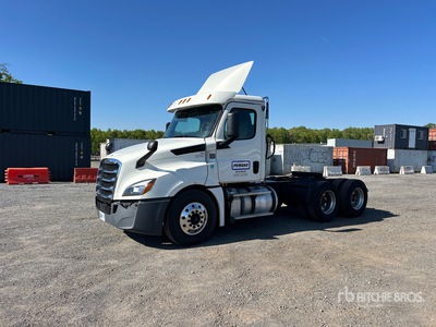 2019 Freightliner Cascadia 126 6x4 Ciągnik siodłowy T/A z kabiną dzienną