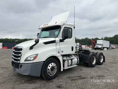 2019 Freightliner Cascadia 126 6x4 T/A Day Cab Truck Tractor
