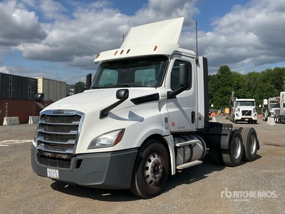 2018 Freightliner Cascadia 126 6x4 T/A Day Cab Truck Tractor