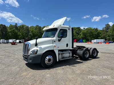 2018 Freightliner Cascadia 125 6x4 T/A Day Cab Truck Tractor