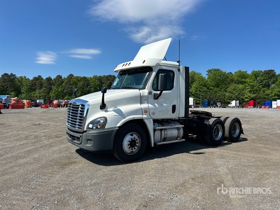 2019 Freightliner Cascadia 125 6x4 T/A Day Cab Truck Tractor