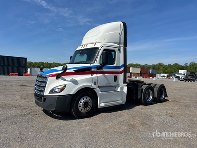 2019 Freightliner Cascadia 126 6x4 T/A Day Cab Truck Tractor