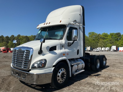 2018 Freightliner Cascadia 113 6x4 T/A Dagcabine Trekker