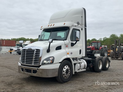 2018 Freightliner Cascadia 113 6x4 Ciągnik siodłowy T/A z kabiną dzienną