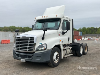 2018 Freightliner Cascadia 125 6x4 T/A Day Cab Truck Tractor
