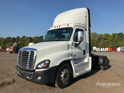2020 Freightliner Cascadia 125 4x2 S/A Day Cab Truck Tractor