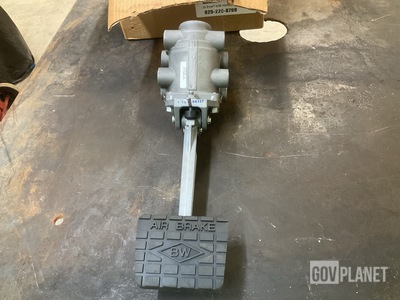 Bendix 288268N Pneumatic Brake Valve