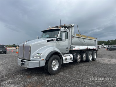 2023 Kenworth T880 10x4 Quad/A Dump Truck