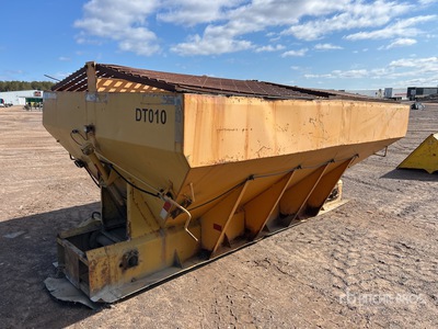 Salt Spreader - Fits Truck