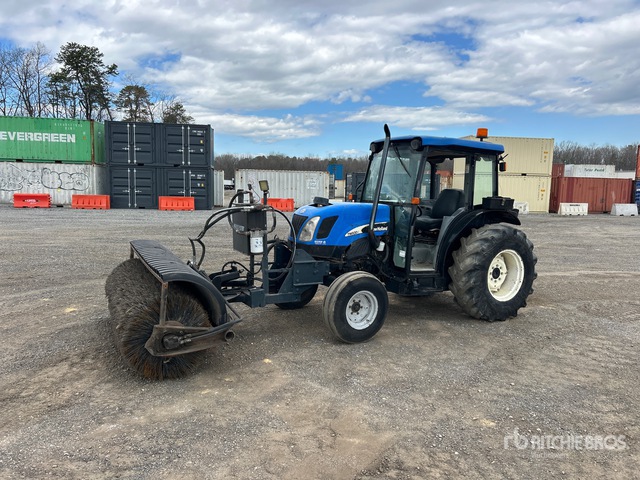 2006 New Holland TN60DA Broom Tractor