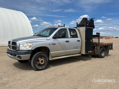 2006 Hiab 055 CLX 1580 kg Knuckle Boom on 2007 Dodge Ram 3500 SLT 4x4 Crew Cab Camión Grúa