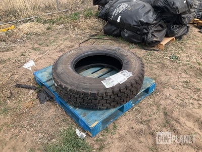 Dayton 11R22.5 Tire