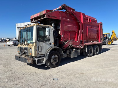 2013 Mack MRU633 6x4 Front Loader Waste Collection Truck