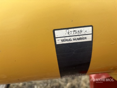 2006 Westfield MK 130-71 13 in x 71 ft Swing Vis sans fin à grain