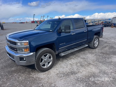 2015 Chevrolet Silverado 3500HD 4x4 Crew Cab Pickup