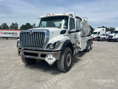 Keith Huber on 2021 International HV607 6x4 Vakuumtankwägen